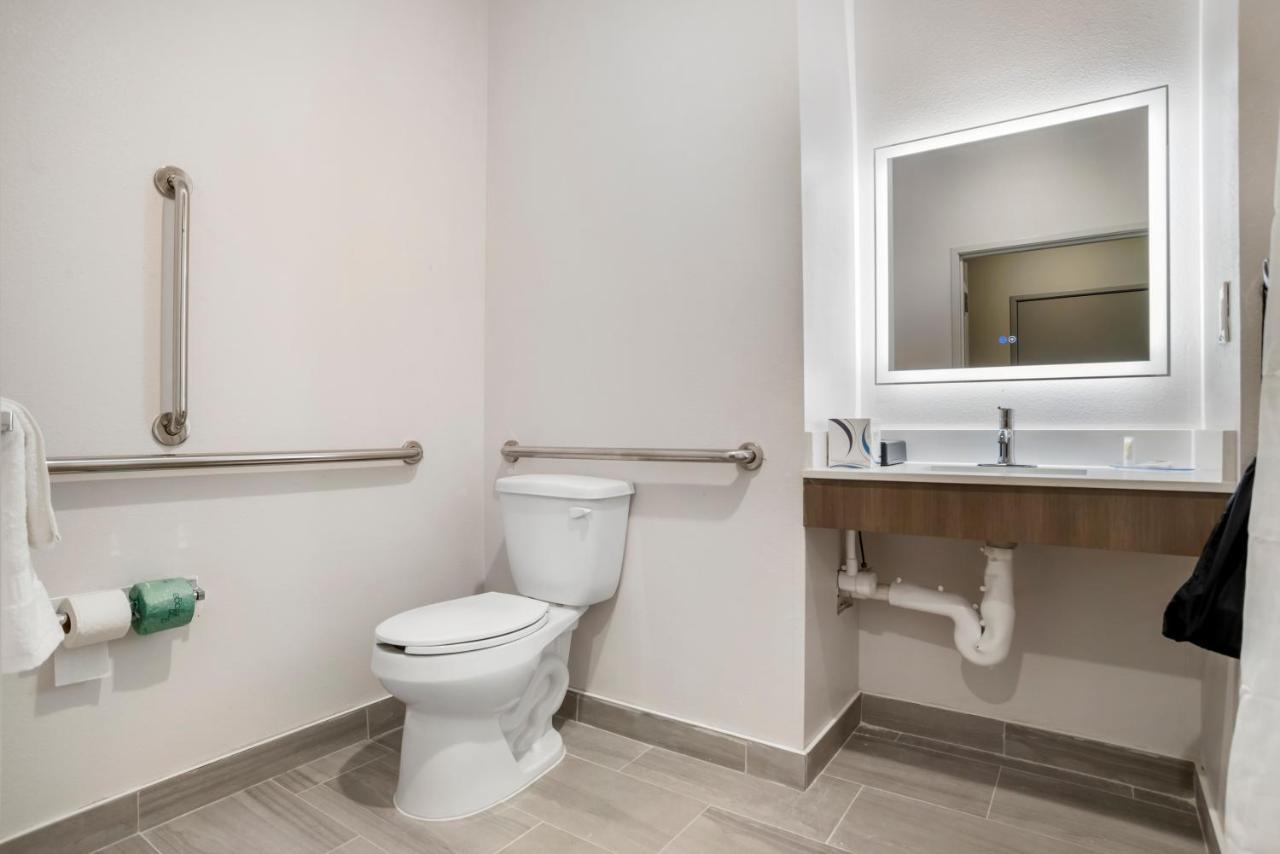 Comfort & Suites