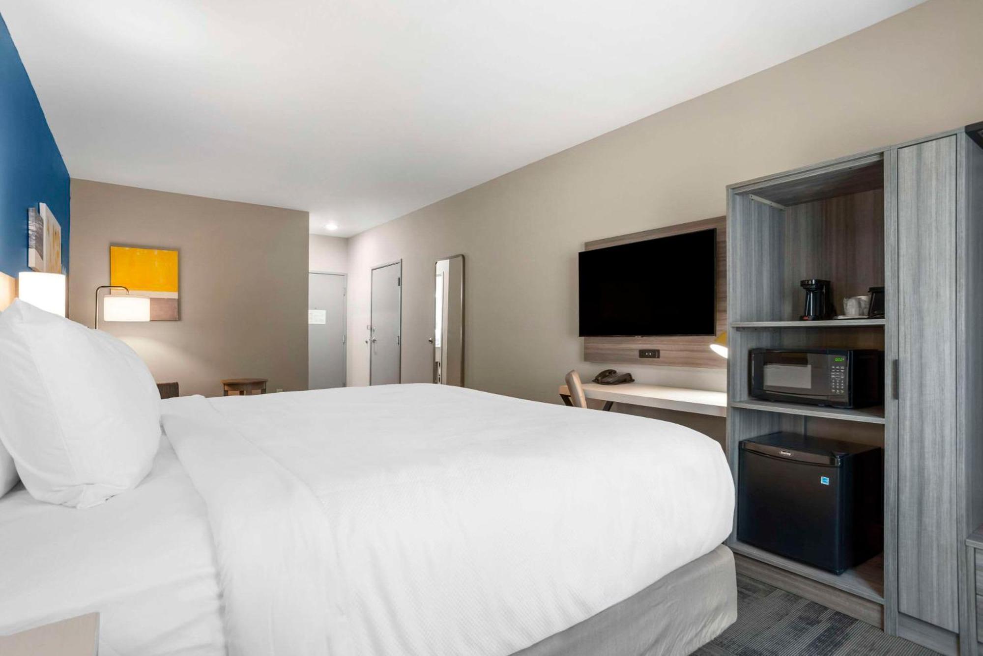 Hotel Comfort & Suites *