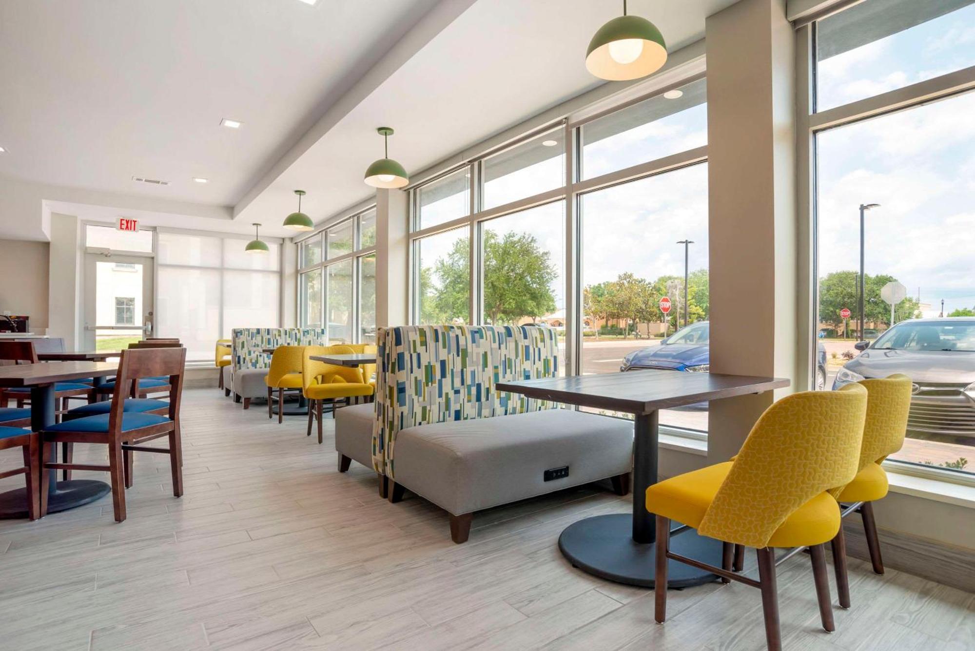 Hotel Comfort & Suites Miramar Beach