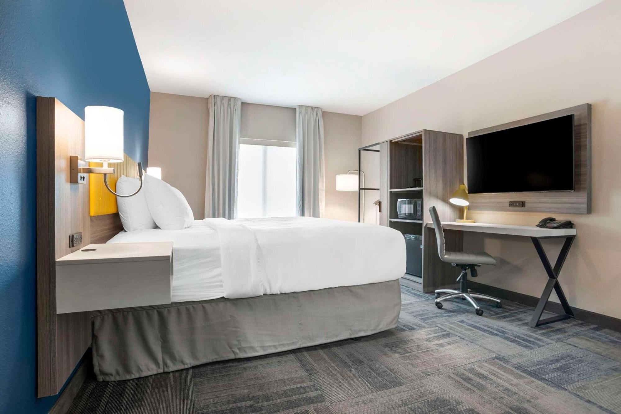 Comfort & Suites * Miramar Beach