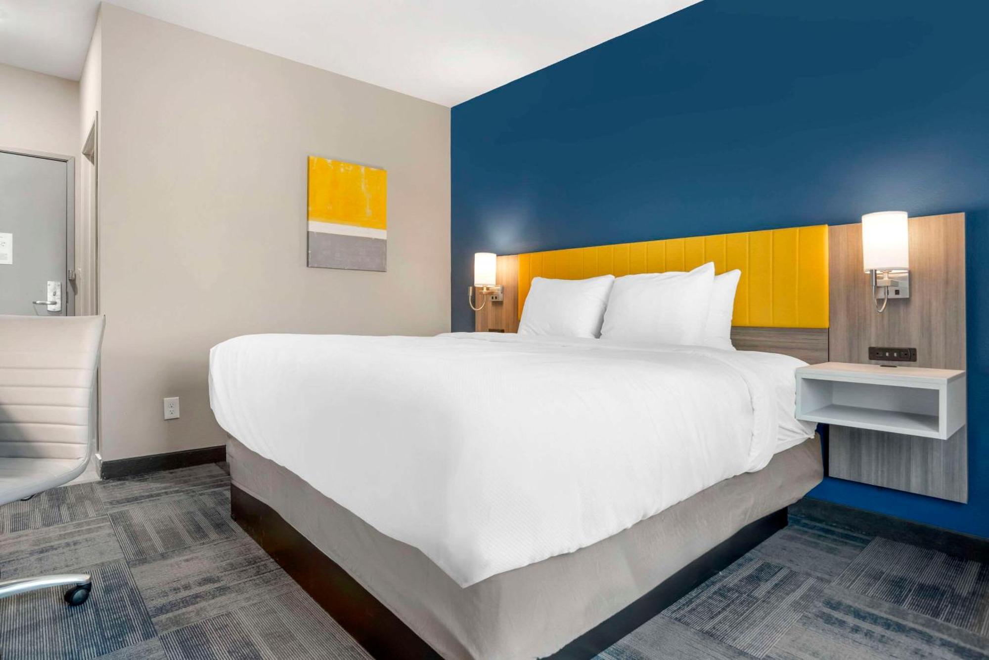 Comfort & Suites * Miramar Beach
