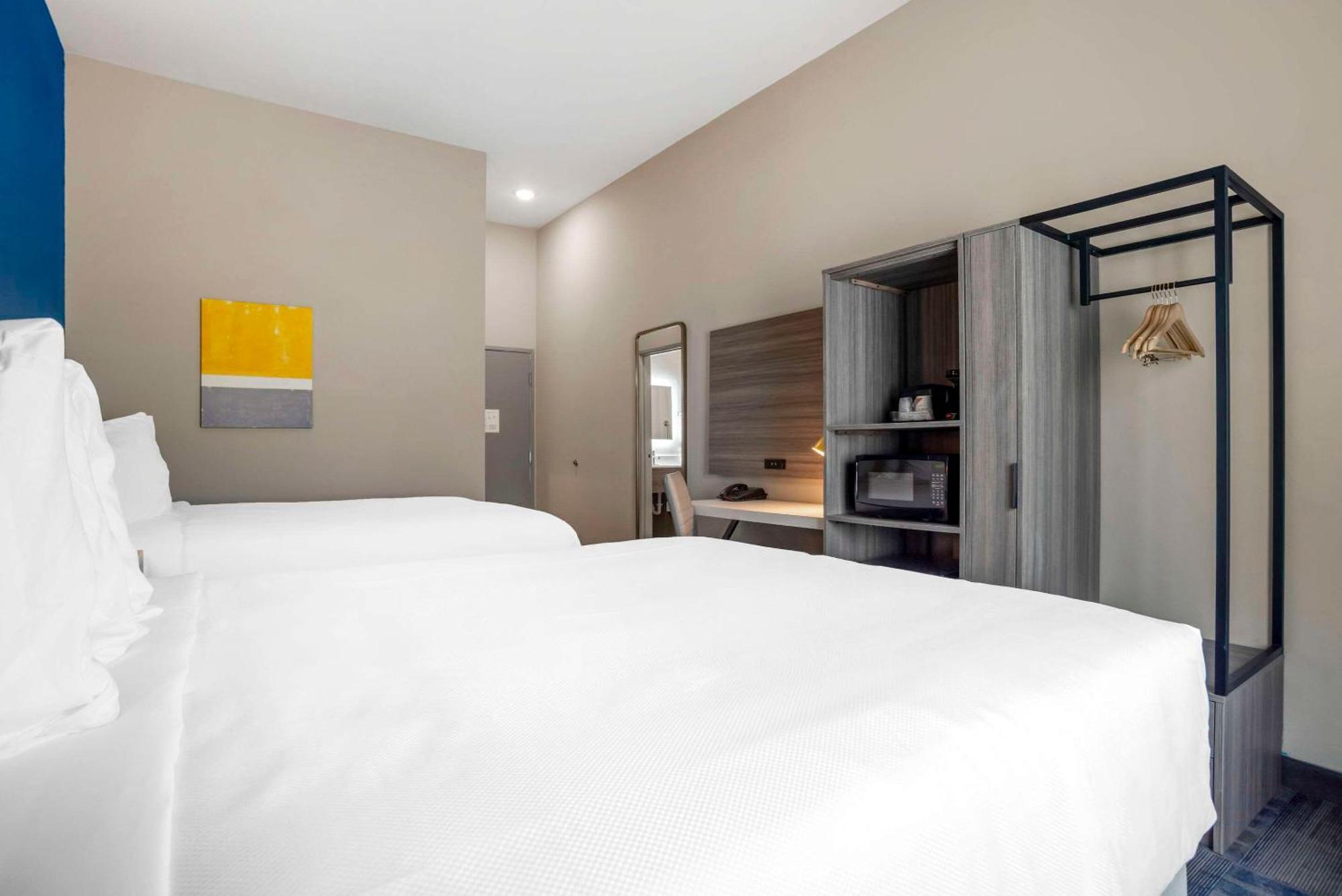 Comfort & Suites Hotel Miramar Beach